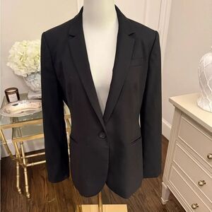 Theory Women’s Blazer
HH1